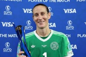 卡恩盛赞德国女足门将的精彩扑救：这绝对是世界级的表现