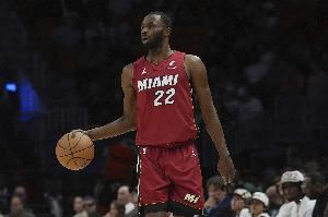 Stein：送康诺顿去黄蜂前 雄鹿探索过用他换斯玛特或者维金斯