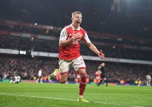 土媒：费内巴切正式报价津琴科，穆里尼奥希望尽快签下球员