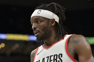 拓记：战术地位下降让格兰特打得很挣扎 新赛季他可能打替补