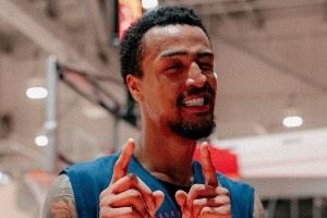 快船官方晒训练照为新赛季倒计时：科林斯、保罗、比尔等新援在列