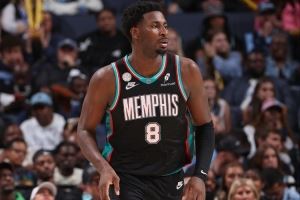 轻松愉快！小贾伦出战25分钟 11投6中砍下17分2篮板